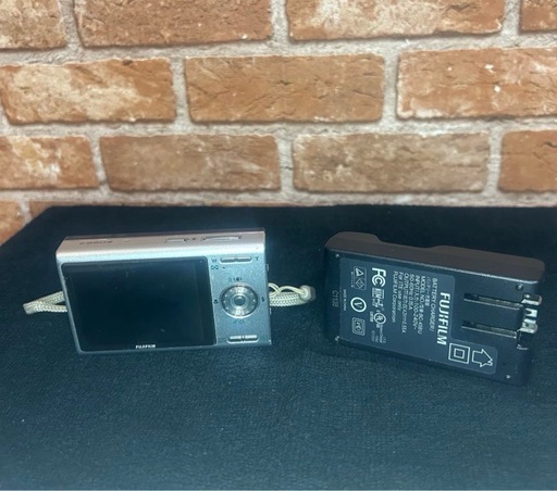 他サイトにて❣️一万程?‼️?希少品?⭐️レトロ⭐️ FUJIFILM FinePix Z250fd パープル? 