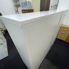 【値下げ】スチール製キャビネット（天板＋鍵付）の画像