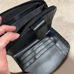 二つ折り財布の画像
