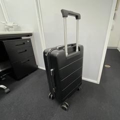 【値下げ】黒色スーツケース（機内持ち込みサイズ）の画像