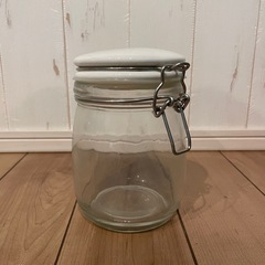 ¥100 ホワイト　食器　瓶　小皿　まとめ売りの画像