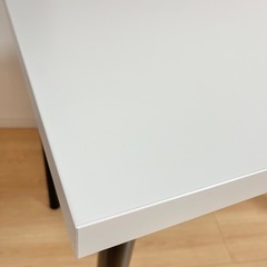 IKEA イケア　デスク　テーブルの画像
