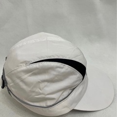 adidas スポーツキャップの画像