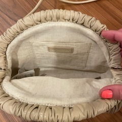 ジャンク　本革レザー　素材取り　プリーツ ギャザー ショルダーバッグ ベージュの画像