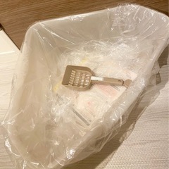 ※1/20迄【新品・未使用】コーナー猫トイレ※トイレの砂付き！の画像