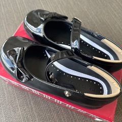 ブラックリボン付きバレエシューズの画像