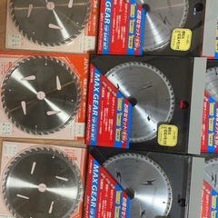 チップソーの刃の画像