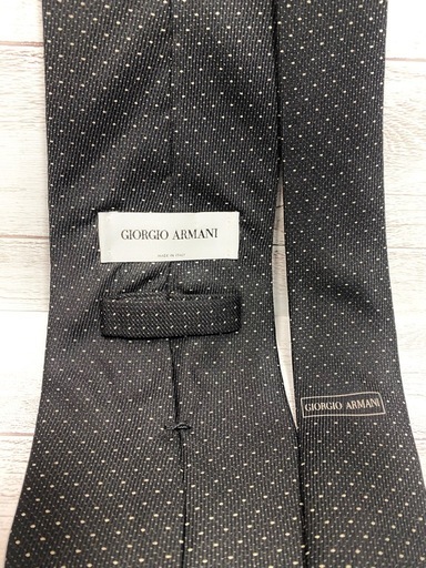 極美品】定価3万 ジョルジオアルマーニ ネクタイ シルク100% 黒ドット