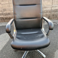 オフィスチェア、本革の画像