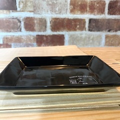 【非売品・新品】トリスおじさん限定小皿（黒）｜おつまみに最適！アンクルトリスの画像
