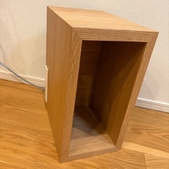 アルトゥーナ　ナイトテーブルの画像