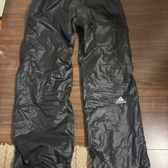 アディダス　黒　　ジャージ　400円の画像