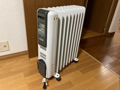 デロンギ・オイルヒーター (ぺぷ) 岡崎前の季節、空調家電《オイル