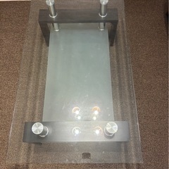 ガラステーブルの画像