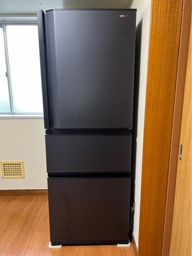 TOSHIBA】3ドア冷蔵庫 326L ブラック 2022年製 GR-T33SC (かな) 北山の