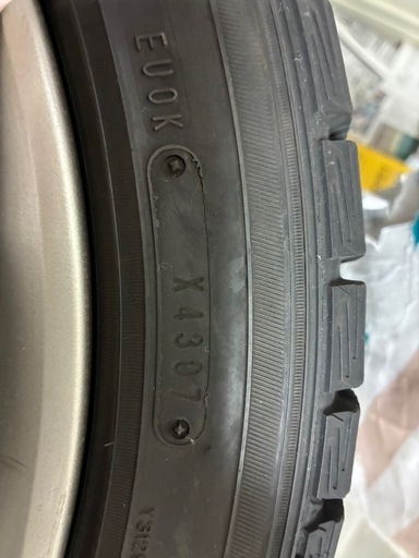 【取引者決定】古いスタッドレスタイヤ　215/45R17 レガシィなど
