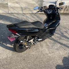ホンダ PCX 黒 社外マフラー カスタム車
の画像