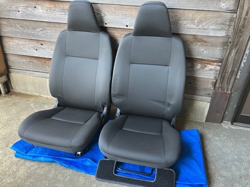 ハイエース　新車外しシート　未使用