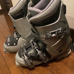 スキー板（138〜140cm）程とブーツ（24cm）のセットの画像
