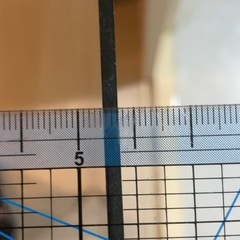 2.5mm厚　ガラス板　100cm強角⚠️角に割れあり⚠️　割れを除いて100cm角が取れる大きさ　　ステンドグラスなどのガラス細工や、1度ガラスパンチ🪟🤛やってみたかった！という方などにの画像