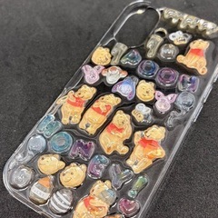 【一点物】 iPhone17ケース くまのプーさん ボンボンドロップ ハンドメイドの画像
