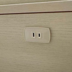 【無料】 ベットフレーム 大容量収納コンセント付きの画像