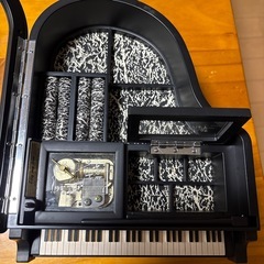 オルゴール付き(愛しのエリー)アクセサリー入れの画像