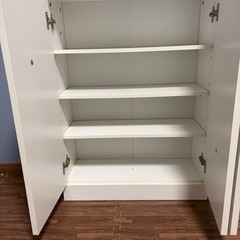 カウンター下収納の画像