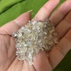 ルチルクウォーツ100gの画像