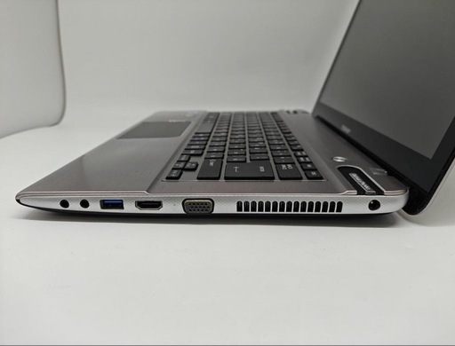 【東芝】高性能 Core i7/新品SSD256GB ノートパソコン F4