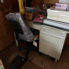 スチール机，椅子、書庫の画像