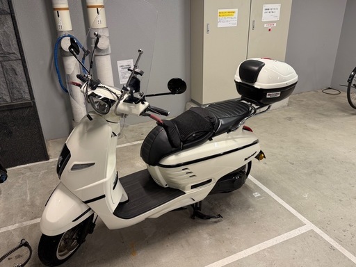 プジョー　ジャンゴ  ホワイト125cc カスタム多数　pcx 外車　　フランス　