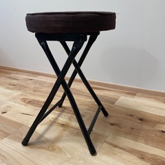 折りたたみ椅子の画像