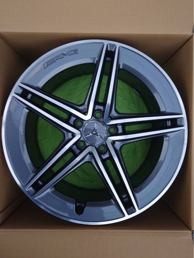 メルセデスベンツ　C118　CLAクラス　CLA45SAMG純正 ホイールのまみ