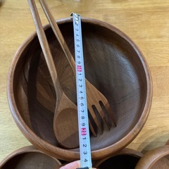 相談中です。木のお皿の画像