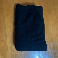 黒色セーターの画像