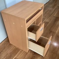 収納式パソコンデスク【町田市再生家具】　253023の画像