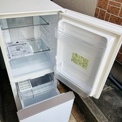 直接引き取り大歓迎⭐︎大阪府下又は近郊は配送設置込み🉑 SHARP 137L 冷凍冷蔵庫 SJ-GD14E-W◇2019年製/YMJ014-20の画像