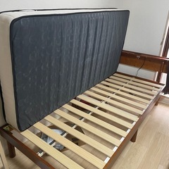 ベッドフレーム、マットレスの画像