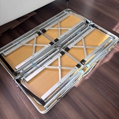 アウトドアテーブル　イス
の画像