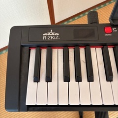 電子ピアノ、キーボードマイク付き、61鍵盤の画像