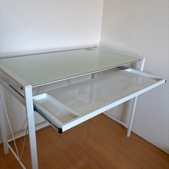 ニトリ／ガラスPCデスク クールLの画像