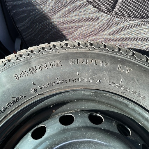 YOKOHAMAタイヤ　ホイル付き