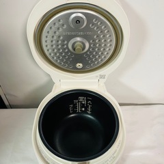名)305.アイリスオーヤマ IRIS OHYAMA ジャー炊飯器 RC-MGA30-W 3合の画像