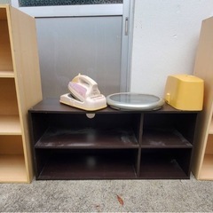 カラーボックス・アイロン・体重計の画像