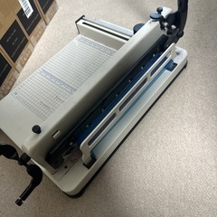 【交渉中】裁断機 業務用 使用感あり 引き取りのみの画像