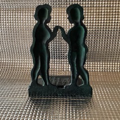 他で高く完売しました。『銅製品』女人2躰の置き物。の画像