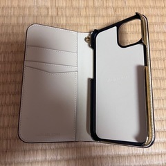 MICHAEL KORS iPhone13用手帳型ケースの画像