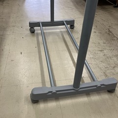 石2601-345 移動式　ハンガーラック　キズ汚れ有りの画像