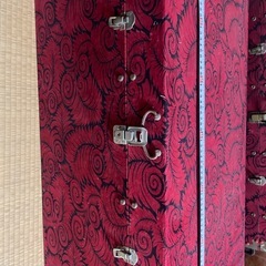 赤い箱、家具の画像